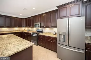 8110 Spruce St, Manassas, VA 20111 - Photo 12