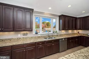 8110 Spruce St, Manassas, VA 20111 - Photo 10