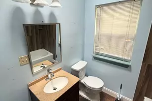 7421 Lake Dr, Manassas, VA 20111 - Photo 8