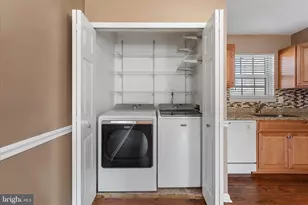 14367 Springbrook Ct, Woodbridge, VA 22193 - Photo 8