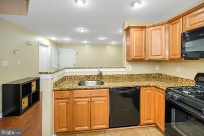 1067 Gardenview Loop #302, Woodbridge, VA 22191 - Photo 10