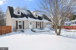 5606 Roundtree Dr, Woodbridge, VA 22193 - Photo 2
