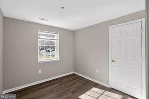 5828 Ruxton Dr, Woodbridge, VA 22193 - Photo 4