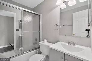 5828 Ruxton Dr, Woodbridge, VA 22193 - Photo 12