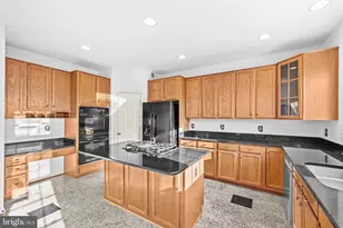 8537 Trade Wind Ct, Bristow, VA 20136 - Photo 14