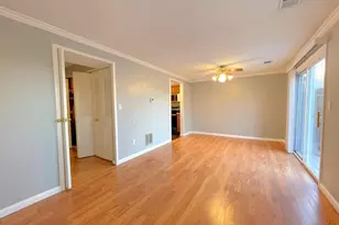 8813 Vicksburg Ct, Manassas, VA 20109 - Photo 12