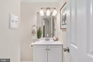 4749 Shadow Oak Ct, Dumfries, VA 22025 - Photo 12