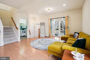 11741 Barrows Ln, Woodbridge, VA 22192 - Photo 2