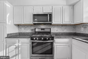 5557 Reagon Ct, Woodbridge, VA 22193 - Photo 12