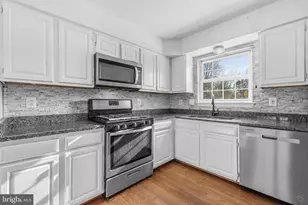 5557 Reagon Ct, Woodbridge, VA 22193 - Photo 10