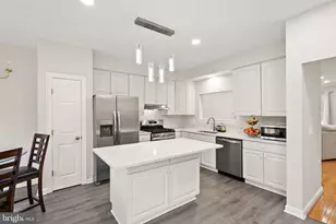 14106 Madrigal Dr, Woodbridge, VA 22193 - Photo 6