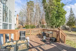 11979 Hedges Run Dr, Woodbridge, VA 22192 - Photo 8