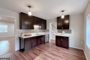 1403 Admiral Dr, Woodbridge, VA 22192 - Photo 6