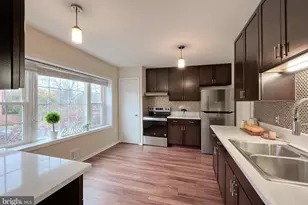 1403 Admiral Dr, Woodbridge, VA 22192 - Photo 4