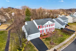 2796 Maple Ridge Dr, Woodbridge, VA 22192 - Photo 8