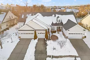 6932 Walnut Hill Dr, Gainesville, VA 20155 - Photo 2