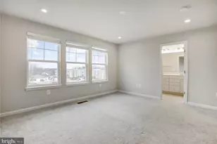 4016 Shire Meadow Ln, Triangle, VA 22172 - Photo 14