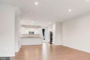 4016 Shire Meadow Ln, Triangle, VA 22172 - Photo 6