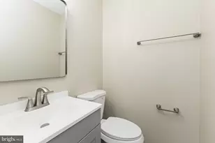 4206 Gunston Ct, Woodbridge, VA 22193 - Photo 8