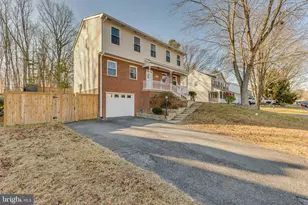 6109 Plainville Ln, Woodbridge, VA 22193 - Photo 2