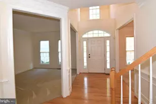 4619 Beaufont Spring Ct, Woodbridge, VA 22192 - Photo 4