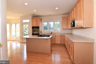 4619 Beaufont Spring Ct, Woodbridge, VA 22192 - Photo 14