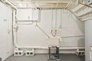 8309 Rolling Rd, Manassas, VA 20110 - Photo 64