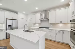 6172 Amber Ln, Haymarket, VA 20169 - Photo 1