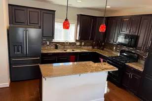 572 Marina Landing Ln, Woodbridge, VA 22191 - Photo 6