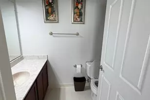 572 Marina Landing Ln, Woodbridge, VA 22191 - Photo 12