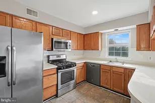 2003 Paddle Boat Ln, Woodbridge, VA 22192 - Photo 8