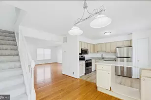 3645 Dahlgren Pl, Dumfries, VA 22026 - Photo 4