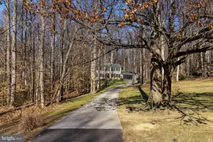 5356 Wade Ln, Woodbridge, VA 22192 - Photo 2