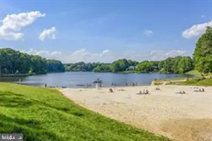 15233 Streamside Ct, Dumfries, VA 22025 - Photo 4