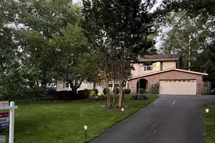 3203 Riverview Dr, Triangle, VA 22172 - Photo 2