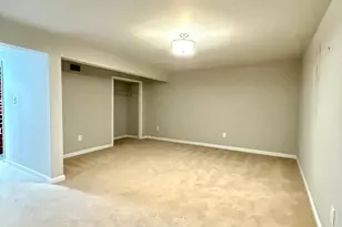 16946 Monmouth Ct, Dumfries, VA 22026 - Photo 8