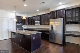 7584 Brunson Cir, Gainesville, VA 20155 - Photo 2