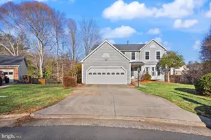 16601 Accolon Ct, Dumfries, VA 22025 - Photo 4