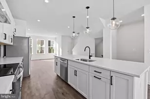 17924 Alicia Ave, Dumfries, VA 22026 - Photo 12