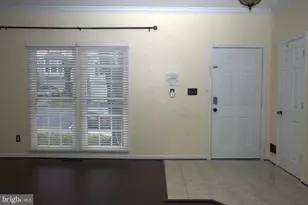 2558 Grayton Ln, Woodbridge, VA 22191 - Photo 2