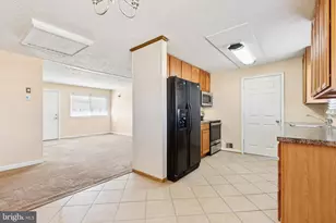 13513 Fitzhugh Ln, Woodbridge, VA 22191 - Photo 8