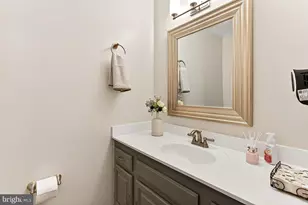 11963 Hedges Run Dr, Woodbridge, VA 22192 - Photo 6