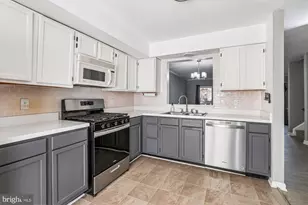 4232 Devonwood Way, Woodbridge, VA 22192 - Photo 2