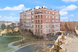 810 Belmont Bay Dr, Woodbridge, VA 22191 - Photo 2