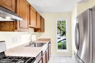 12098 Cardamom Dr, Woodbridge, VA 22192 - Photo 8