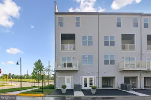 8672 Lovelace St, Manassas, VA 20109 - Photo 2