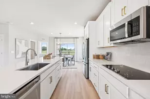 8676 Lovelace St, Manassas, VA 20109 - Photo 6