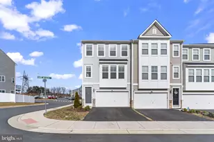 3992 Shire Meadow Ln, Triangle, VA 22172 - Photo 2