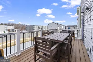 3992 Shire Meadow Ln, Triangle, VA 22172 - Photo 14
