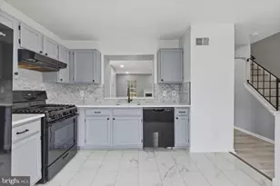 8501 Charnwood Ct, Manassas, VA 20111 - Photo 6